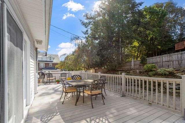 19 Chamberlain Pkwy, Worcester, MA 01602