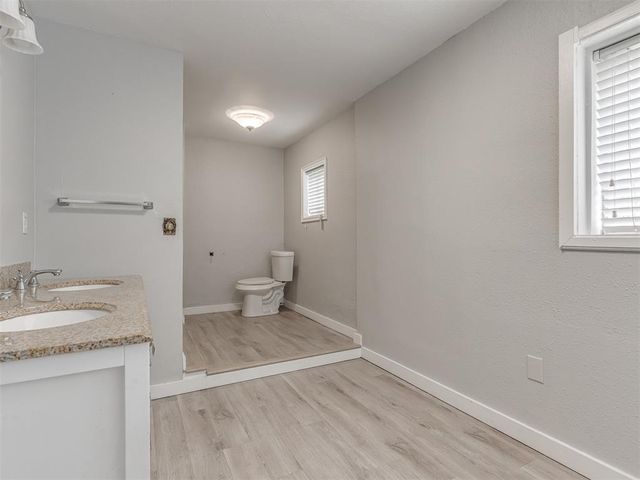 1209 N Cottonwood Drive, Midwest City, OK 73130