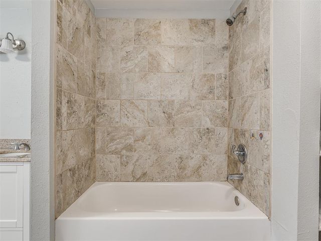 1209 N Cottonwood Drive, Midwest City, OK 73130