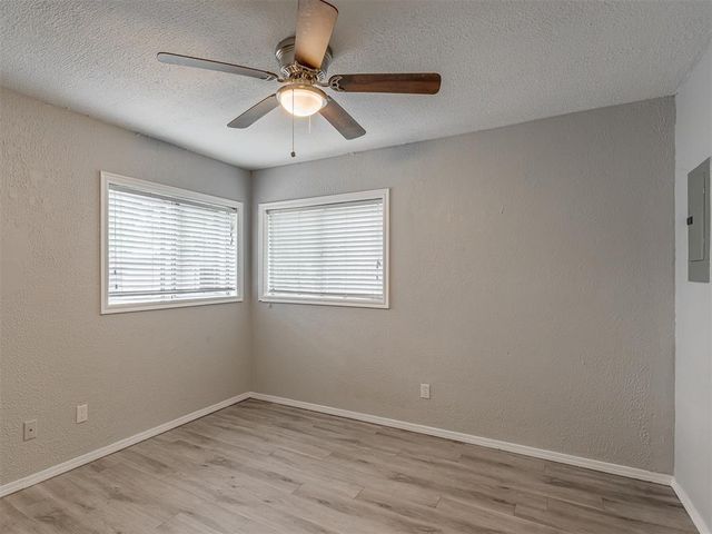 1209 N Cottonwood Drive, Midwest City, OK 73130