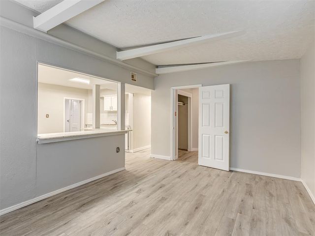 1209 N Cottonwood Drive, Midwest City, OK 73130