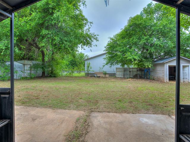 1209 N Cottonwood Drive, Midwest City, OK 73130