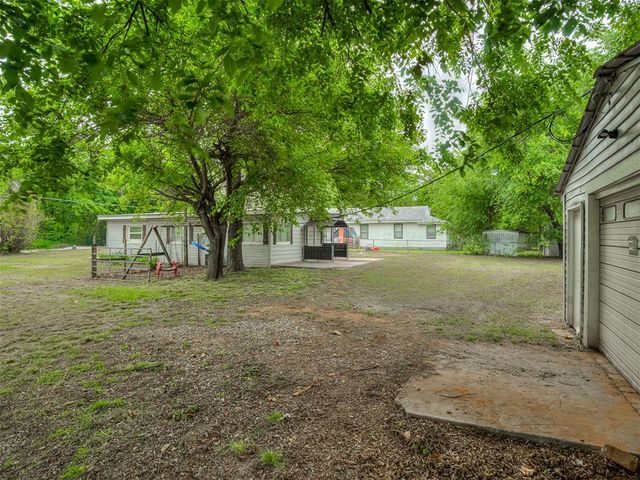 1209 N Cottonwood Drive, Midwest City, OK 73130
