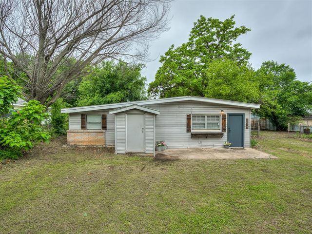 1209 N Cottonwood Drive, Midwest City, OK 73130