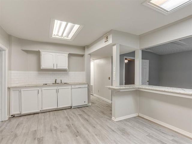 1209 N Cottonwood Drive, Midwest City, OK 73130