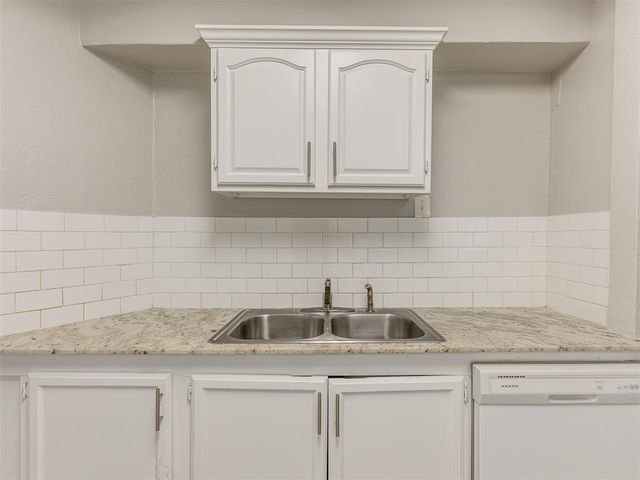 1209 N Cottonwood Drive, Midwest City, OK 73130