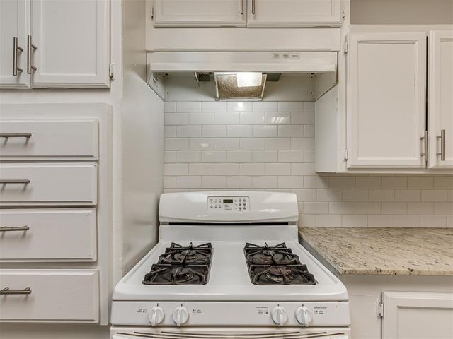 1209 N Cottonwood Drive, Midwest City, OK 73130