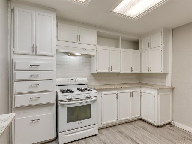 1209 N Cottonwood Drive, Midwest City, OK 73130