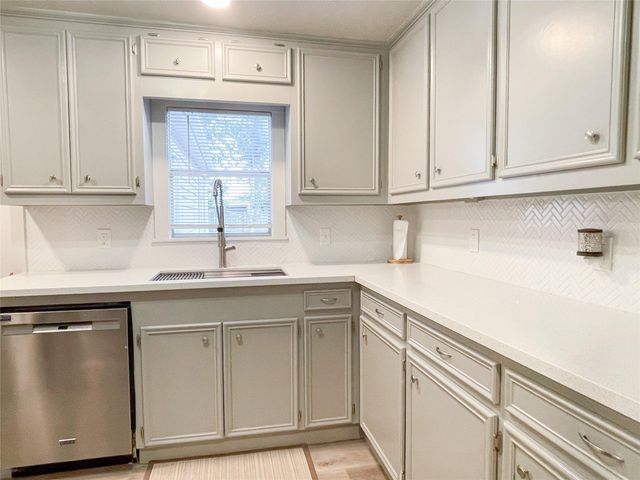 1205 Heights Street, El Campo, TX 77437