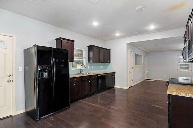 704 E Normal Street, Springfield, MO 65807