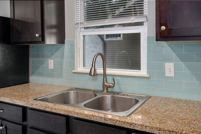 704 E Normal Street, Springfield, MO 65807