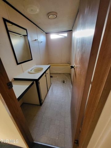 176 Hallborough Drive, Jonesborough, TN 37659