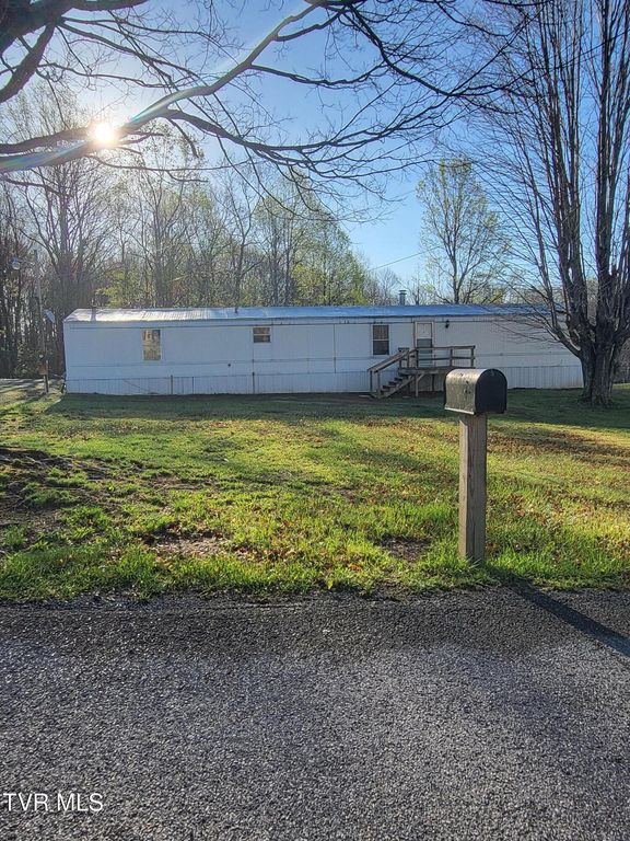 176 Hallborough Drive, Jonesborough, TN 37659