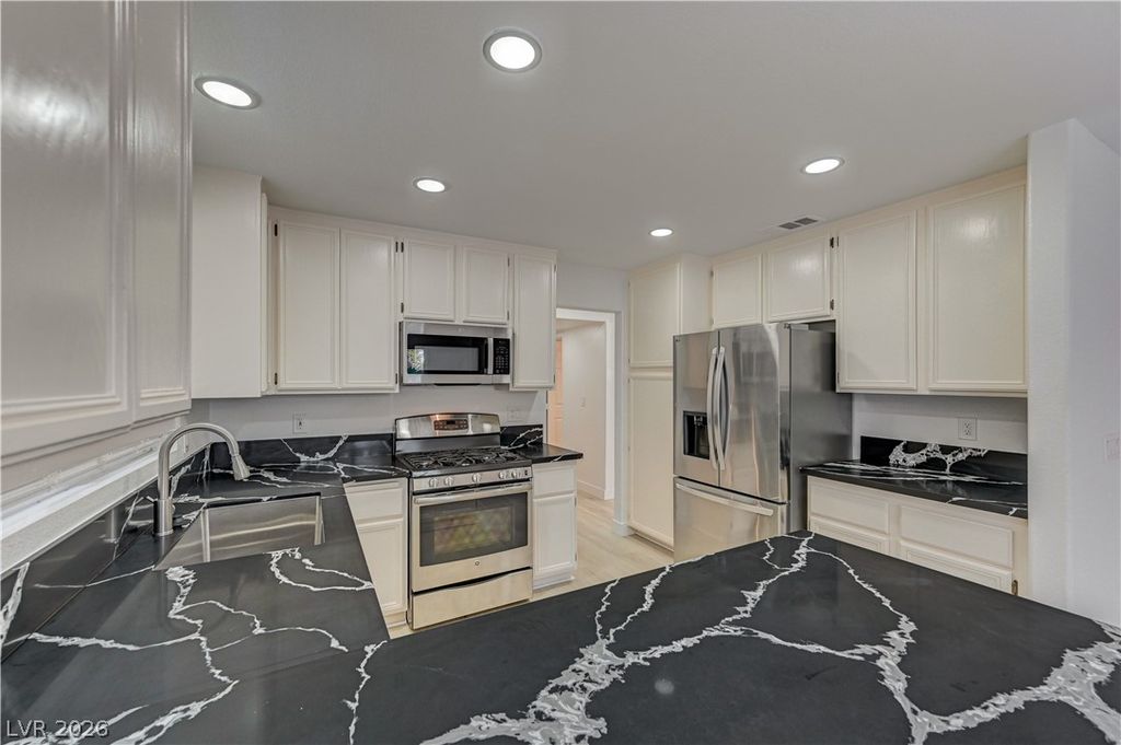 6028 Shadow Oak Drive, North Las Vegas, NV 89031 — exterior