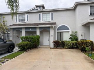 4776 SW 13th Place, Deerfield Beach, FL 33442