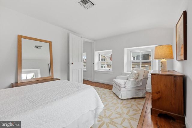 23 W GRAVERS LN, Philadelphia, PA 19118