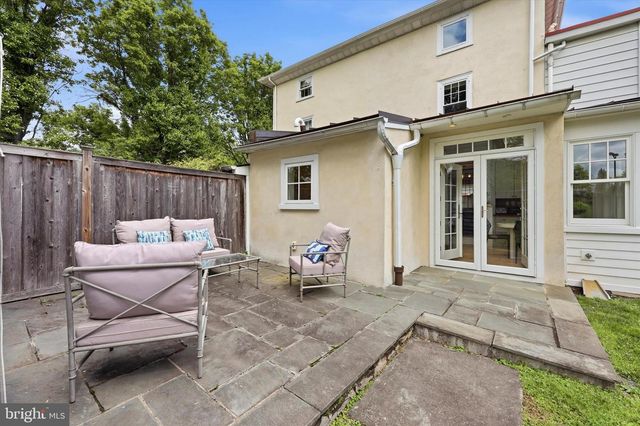 23 W GRAVERS LN, Philadelphia, PA 19118