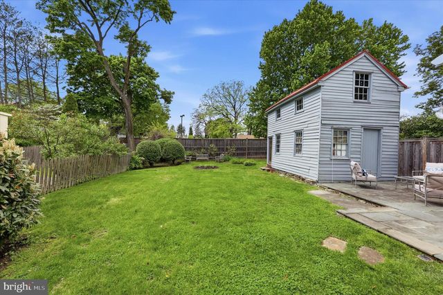 23 W GRAVERS LN, Philadelphia, PA 19118