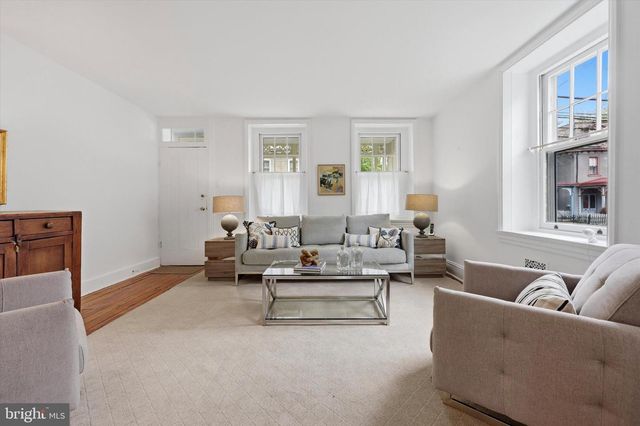 23 W GRAVERS LN, Philadelphia, PA 19118