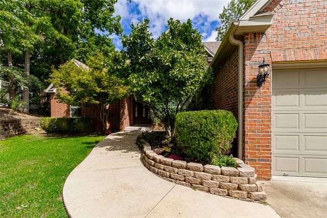 1303 NE Fairwinds Drive, Bentonville, AR 72712