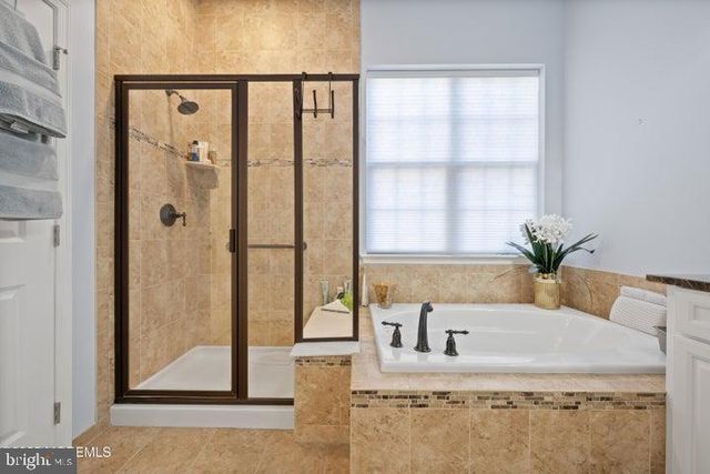 80 ARBORRIDGE DR, Forked River, NJ 08731