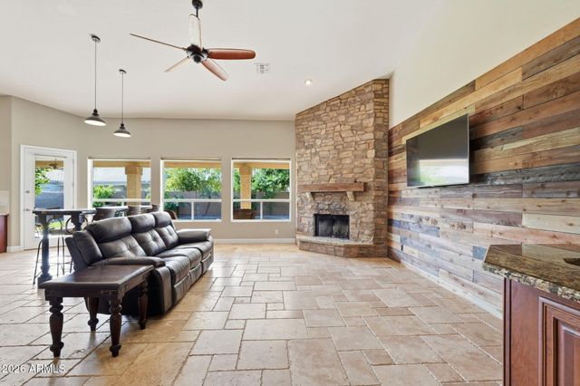 1281 W CHILTON Avenue, Gilbert, AZ 85233