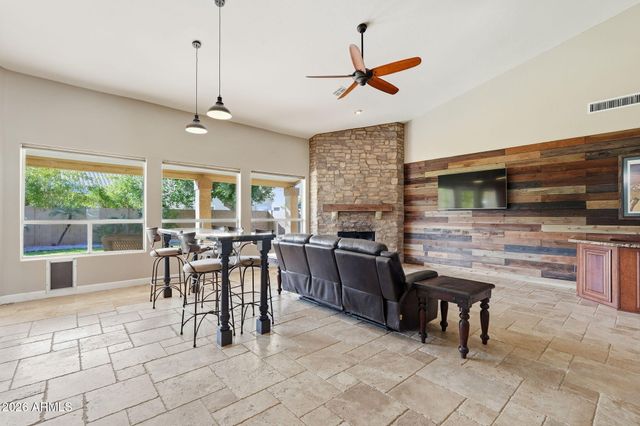 1281 W CHILTON Avenue, Gilbert, AZ 85233