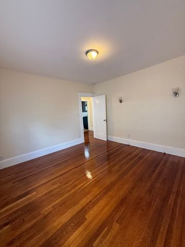 68 Poplar St. 1, Watertown, MA 02472