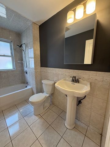 68 Poplar St. 1, Watertown, MA 02472