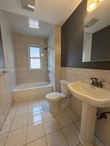 68 Poplar St. 1, Watertown, MA 02472