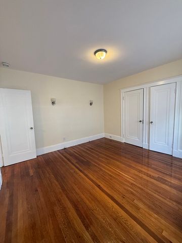 68 Poplar St. 1, Watertown, MA 02472