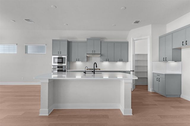 209 West Faulkner ST, Liberty Hill, TX 78642