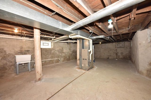 825 W Washington STREET, Milwaukee, WI 53204