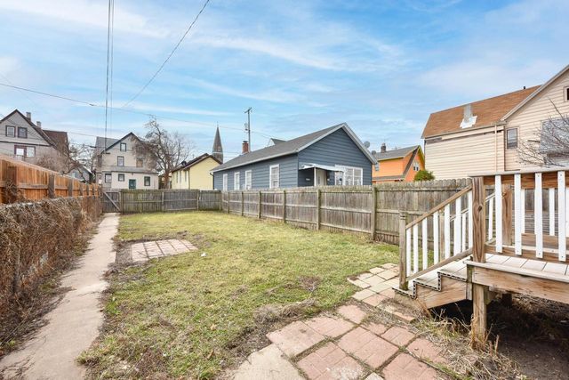 825 W Washington STREET, Milwaukee, WI 53204