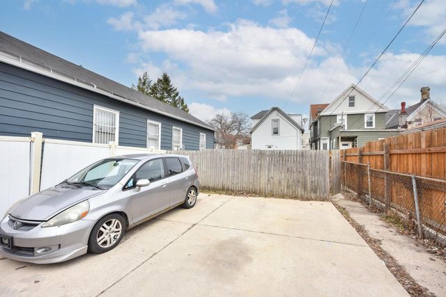 825 W Washington STREET, Milwaukee, WI 53204