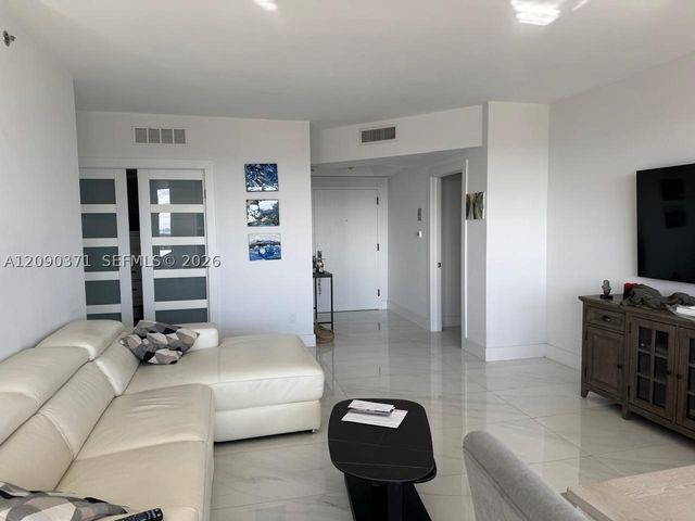 2000 Island Blvd 2808, Aventura, FL 33160