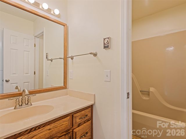 80 Merrie Way, Waynesville, NC 28786