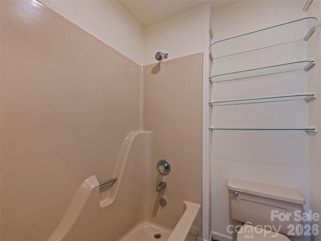 80 Merrie Way, Waynesville, NC 28786