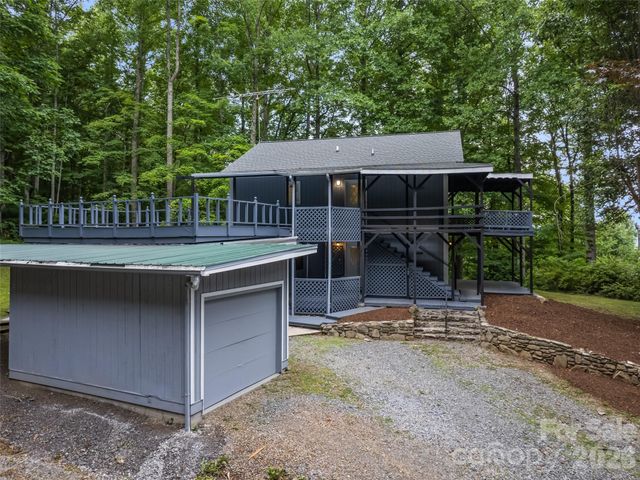 80 Merrie Way, Waynesville, NC 28786