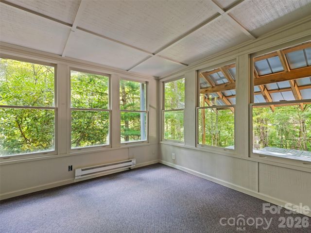 80 Merrie Way, Waynesville, NC 28786