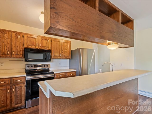 80 Merrie Way, Waynesville, NC 28786