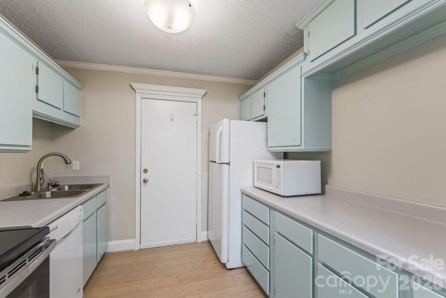 4747 Hedgemore Drive B, Charlotte, NC 28209