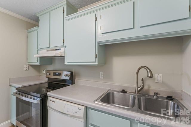 4747 Hedgemore Drive B, Charlotte, NC 28209