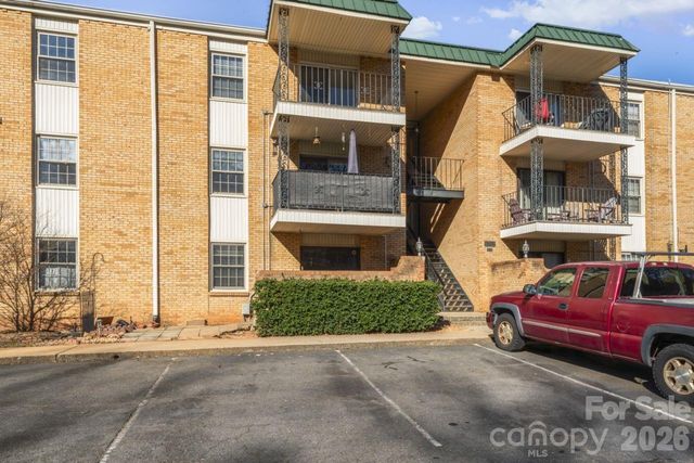 4747 Hedgemore Drive B, Charlotte, NC 28209