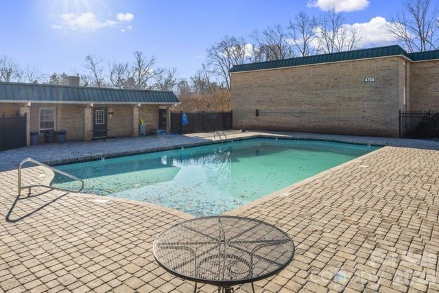 4747 Hedgemore Drive B, Charlotte, NC 28209