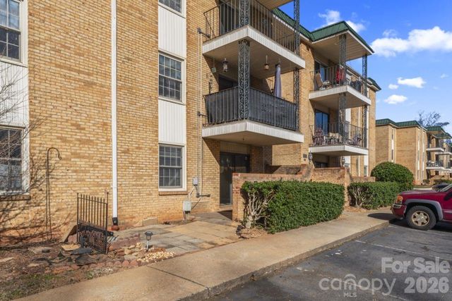 4747 Hedgemore Drive B, Charlotte, NC 28209