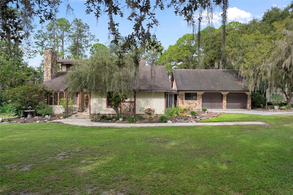 8605 FUSSELL DRIVE, Wesley Chapel, FL 33545
