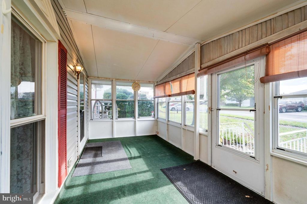 Image 12 of property listing at 301 HAMPSHIRE AVE, Reading, PA 19606