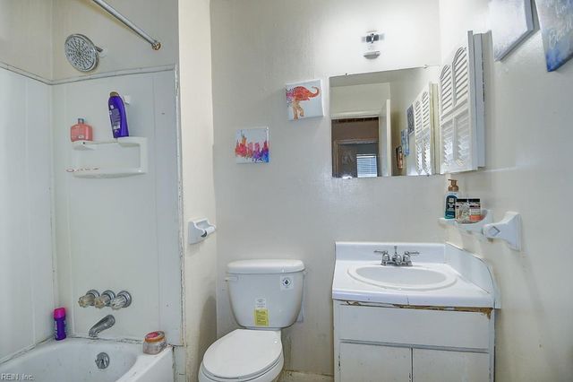 900 Meadowburm CIR, Virginia Beach, VA 23452