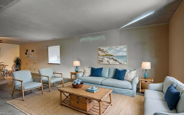 900 Meadowburm CIR, Virginia Beach, VA 23452